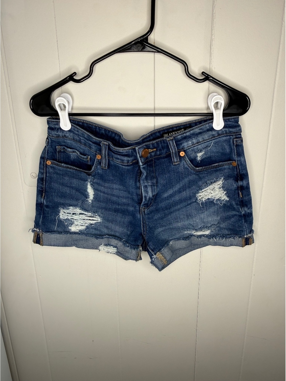 BlankNYC Women's Tomboy Distressed Denim Shorts, Medium Blue Wash, Size 27